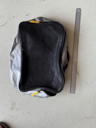Schuhtasche silber Grösse ca. 40cm 