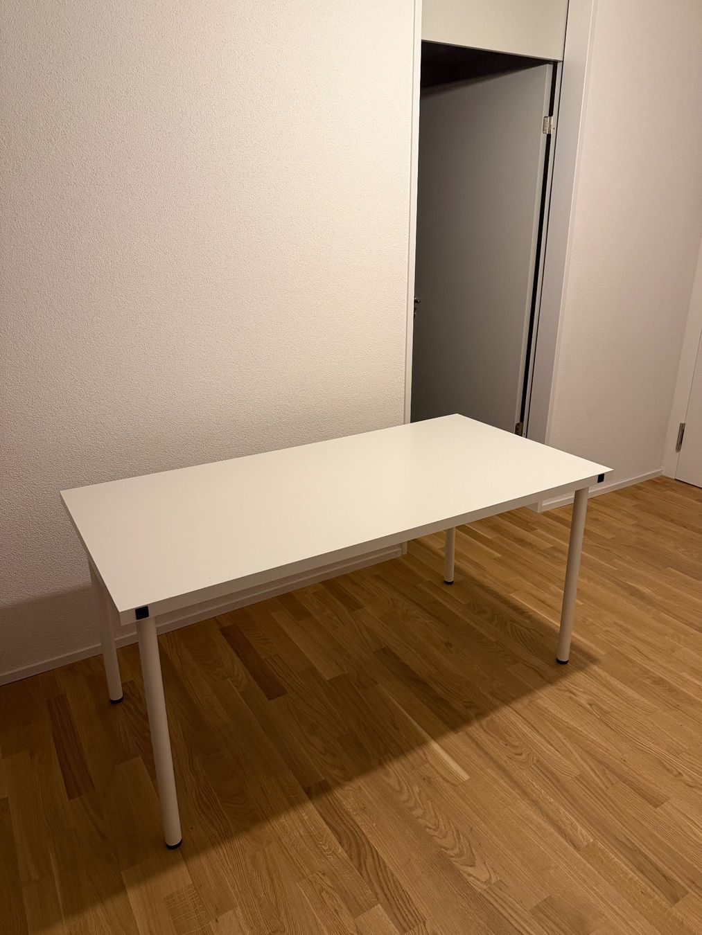 Scrivanie: Schreibtisch weiss – Usato da Zürich venduto da sen_g52y