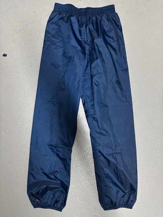 Regenhose von Decathlon Gr 140 (Gebraucht) in Ostermundigen für