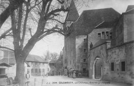 Colombier NE Schloss Haupteingang belebt