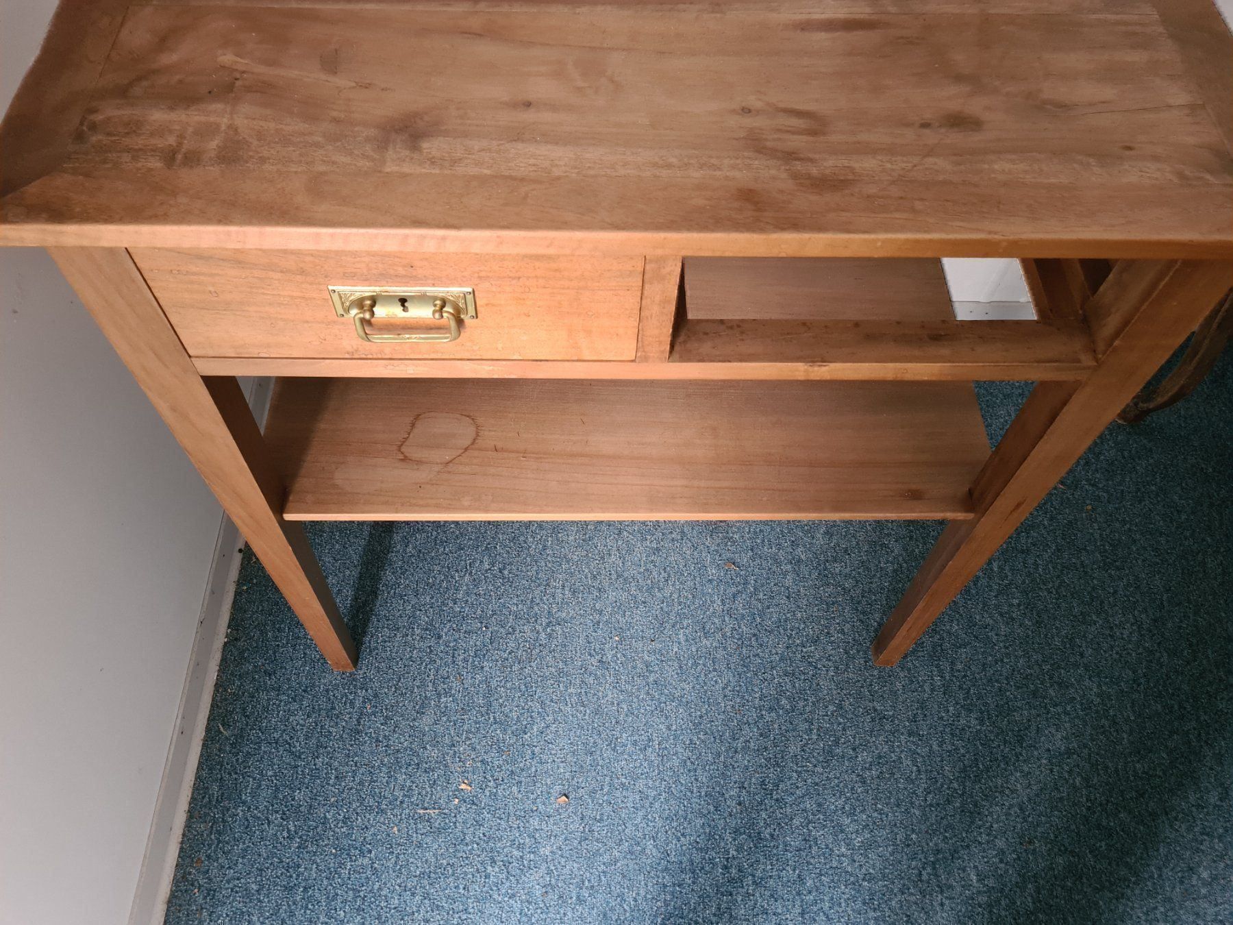 Armadi: Armoire a vendre 100frs – Usato da Monthey venduto da 187-zeroo 1