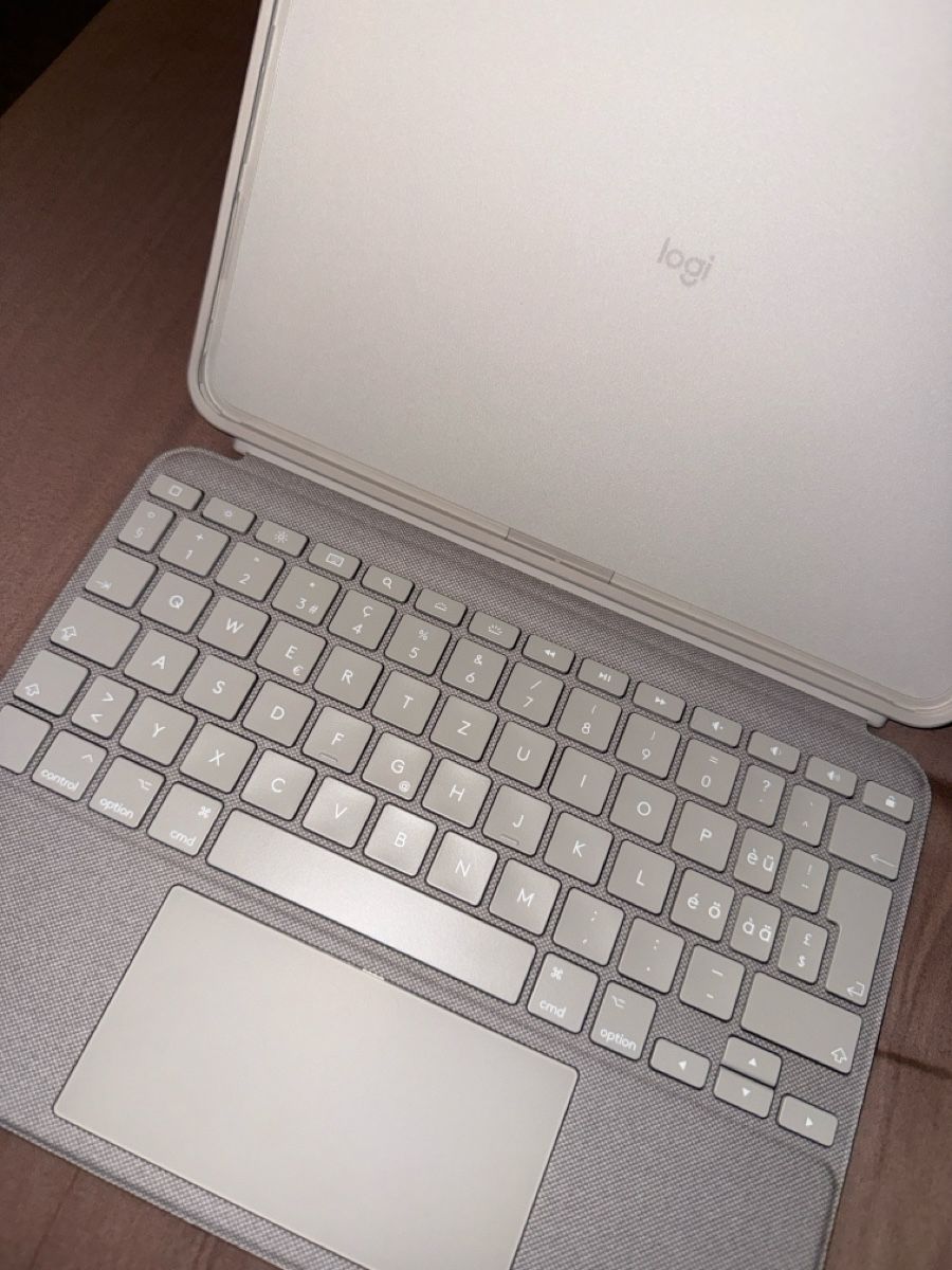 Logitech Tastiere: LOGITECH Combo Touch (CH) - Tastatur – Usato da Rotkreuz venduto da fab_8vm7 1