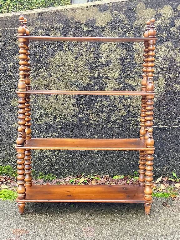 Scaffali: Jugendstil Etagère aus Nussbaumholz – Usato da Horw venduto da luzernicus 2