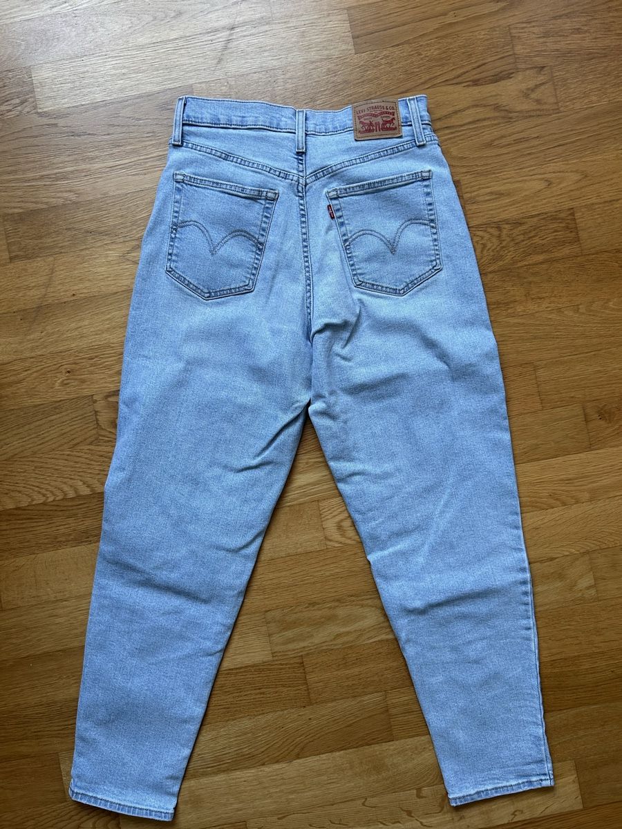 Levi's Jeans: Levis Mom Jeans, High Waist, Grösse 29, hellblau – Usato da Mels venduto da jas_7bjl 1