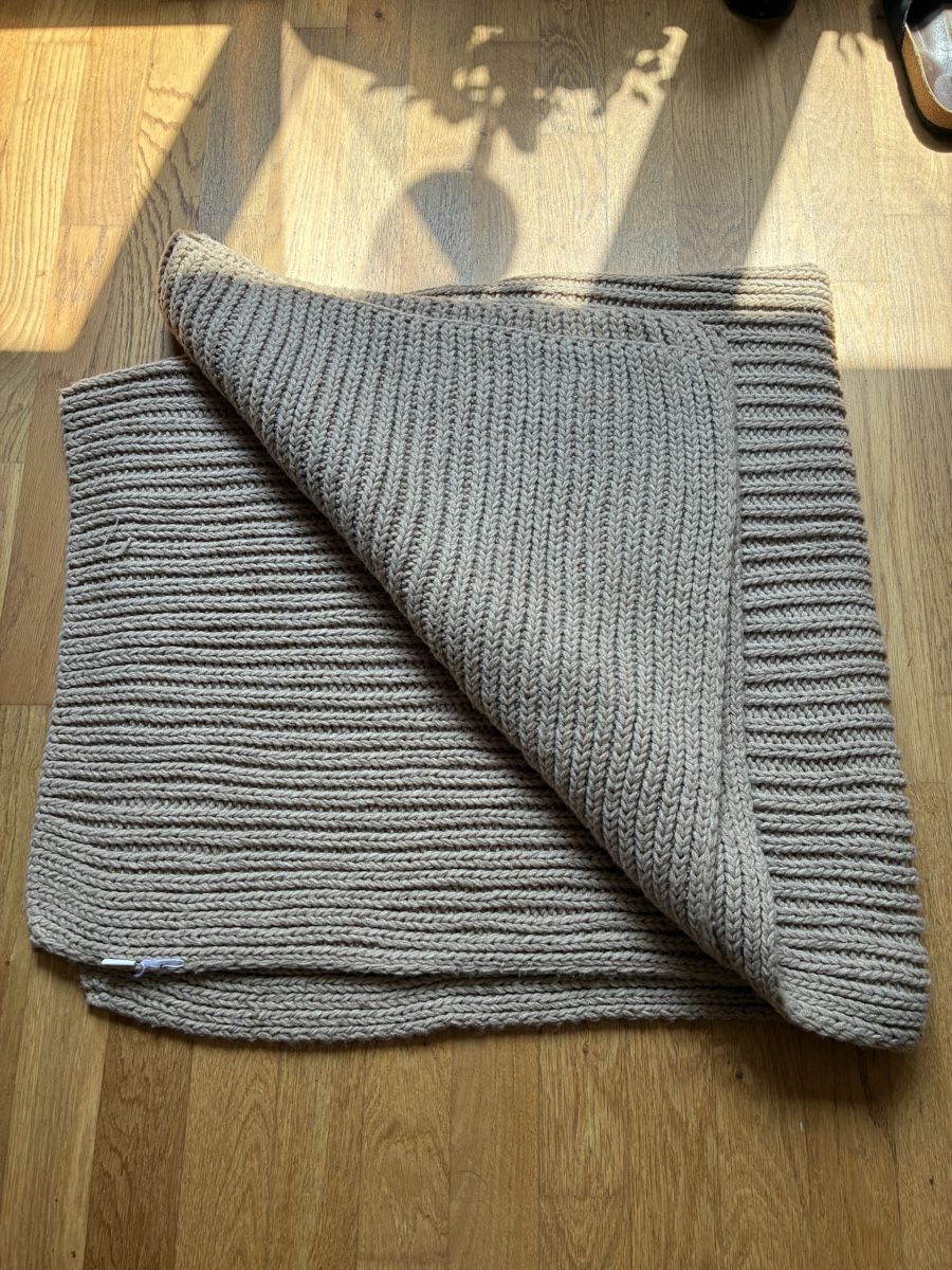 Couvertures: Gestrickte Decke beige neuwertig – D'occasion à Steinmaur par jul_6lwt 1