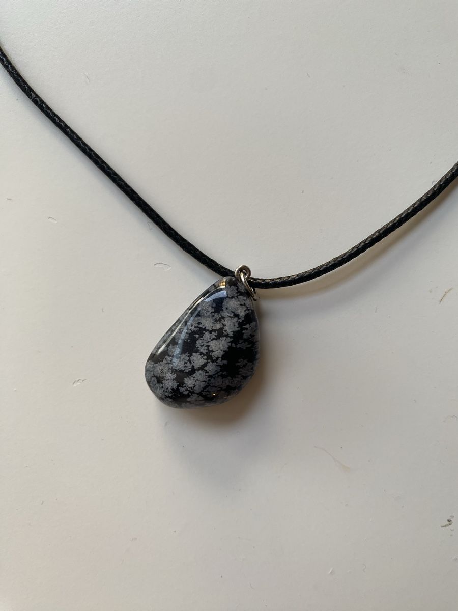 Catenine: Schnee Obsidian Halskette – Usato da Givisiez venduto da dor_xb9k 2