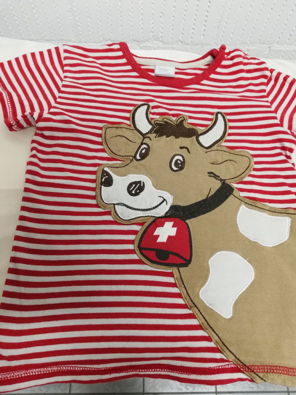 Camicie, T-shirt & Polo: Shirt mit Kuh Gr 98 – Usato da Untersiggenthal venduto da Marlen59 2