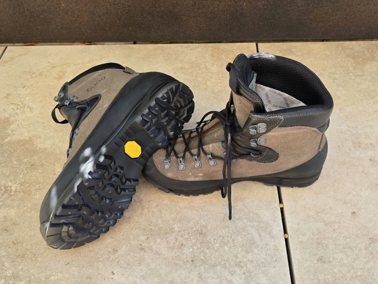 Aku Scarpe da uomo: AKU KS 14, Gr EU 42.5 B – Nuovo (secondo la descrizione) da Gwatt (Thun) venduto da Mischler1