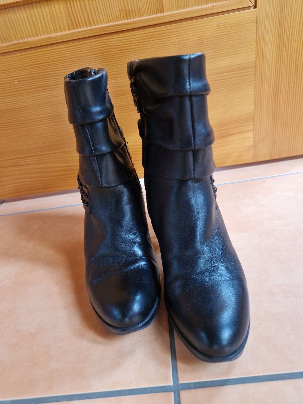 Scarpe da donna: Lederstiefel Varese schwarz 37 – Usato da Lichtensteig venduto da Cocabana_16 3