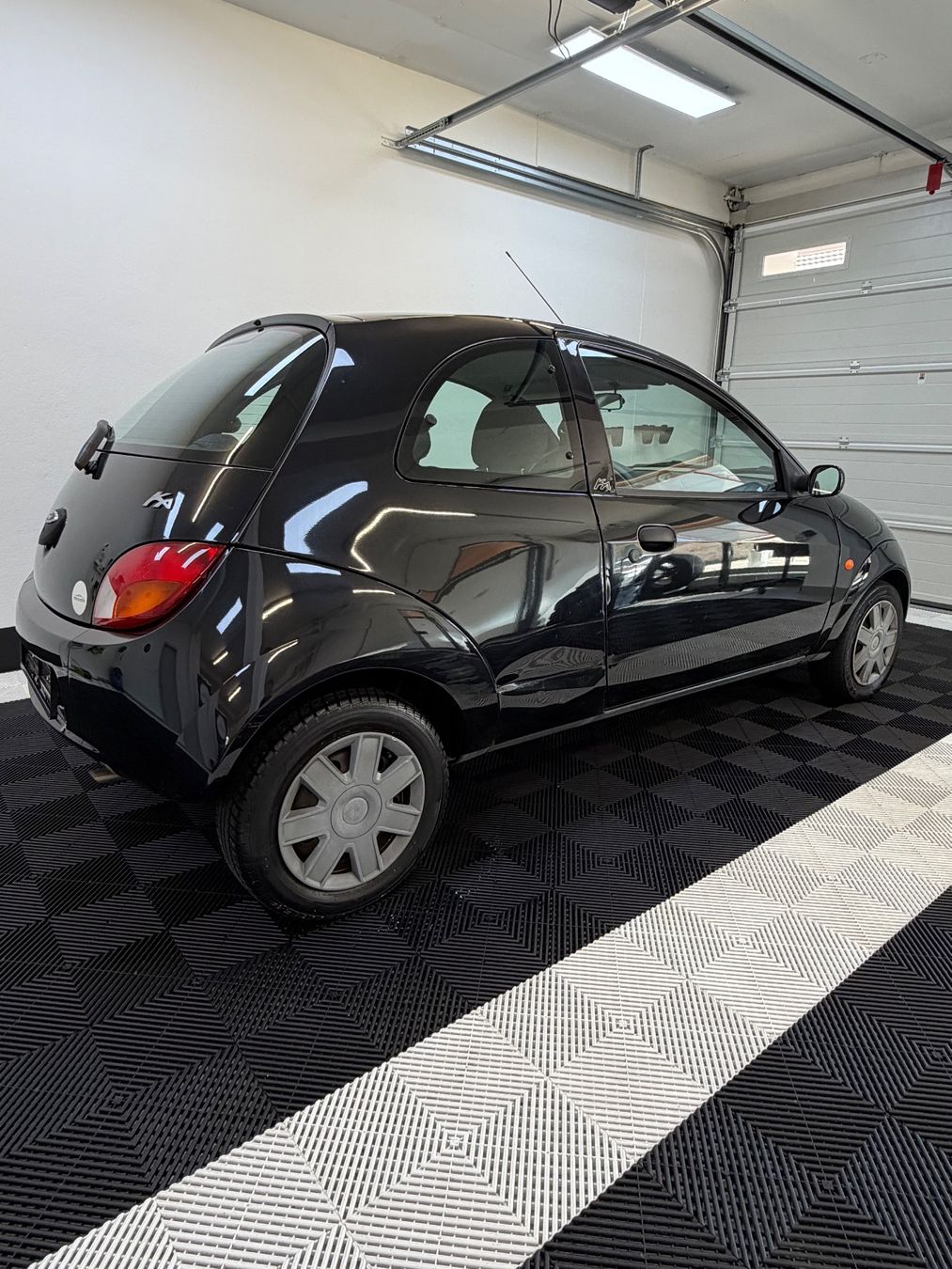 Automobili: Ford Ka, Sparsam – Usato da Oensingen venduto da buj_d9dw