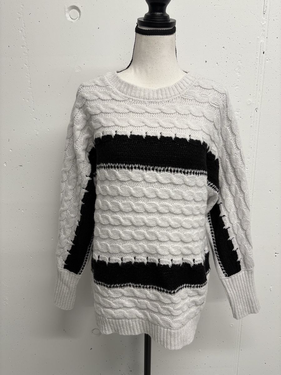 Brax Pullover & Sweatshirts: Brax Pullover gestreift Gr. 38 weiss/schwarz Wolle oversize – Gebraucht aus Regensdorf von secondchancefashion