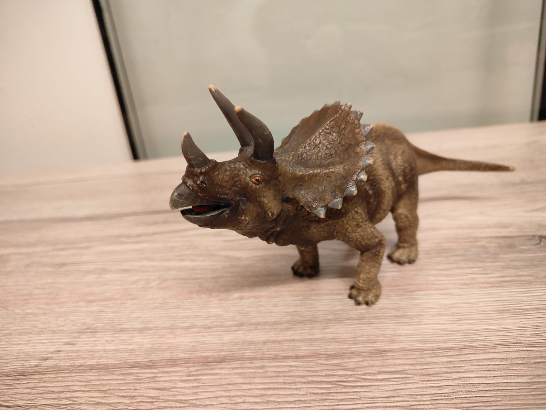 Schleich Figuren: Schleich Triceratops Dinosaurier Vintage – Gebraucht aus Thalwil von FigurenFreunde 1