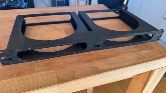 19 Zoll Rack Einbaurahmen MacMini (Gebraucht) in Lyss für CHF 50 – mit ...