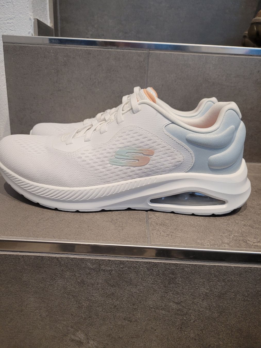Skechers Scarpe da donna: Weisse Skechers Sneaker Gr. 39 – Nuovo e nell'imballaggio originale da Bennau venduto da Moonshine_68 1