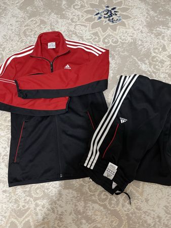 Adidas Trainingsanzug rot/schwarz, Grösse S, Neu!