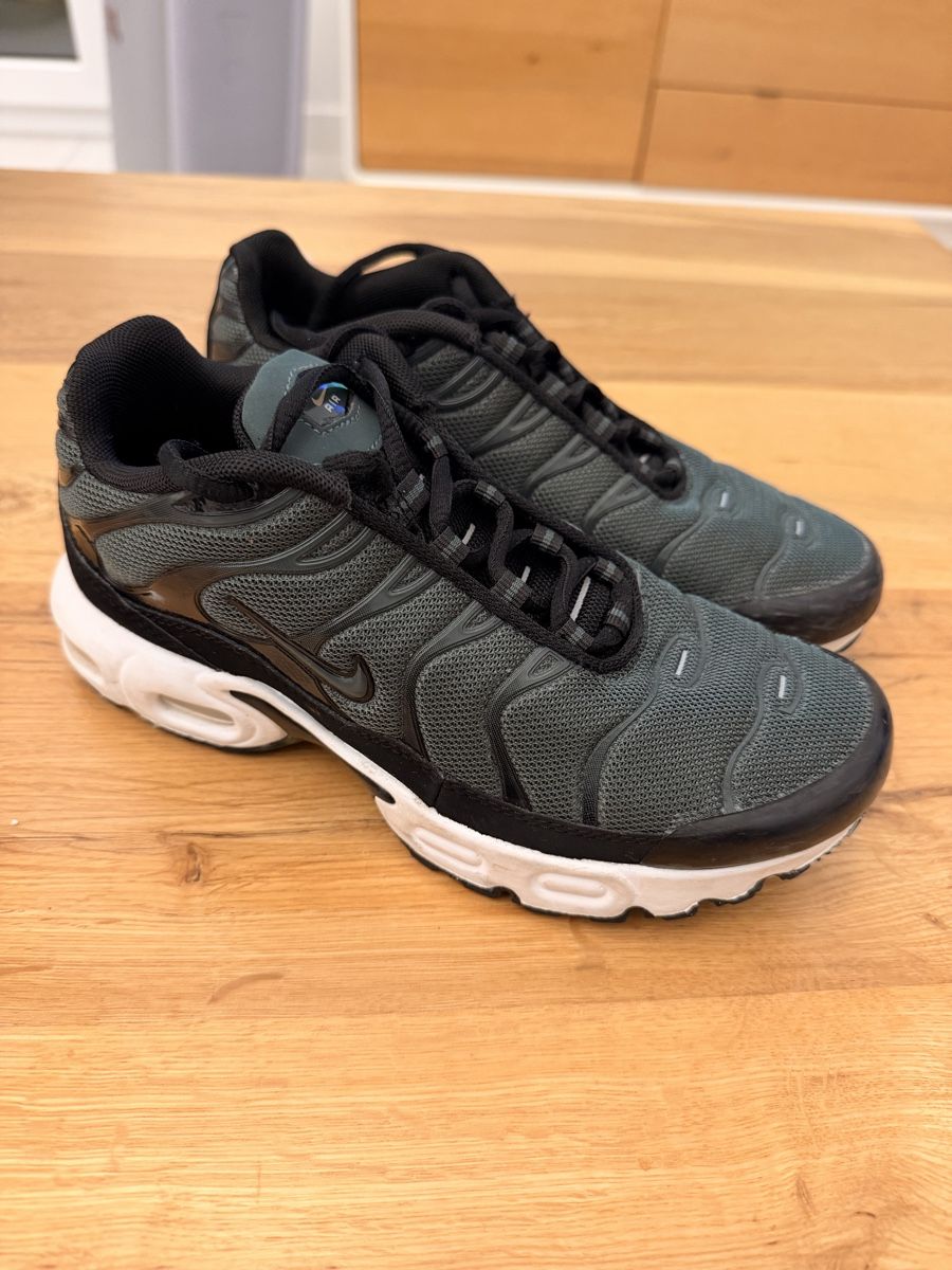 Herrenschuhe: Baskets Nike Air Max Plus TN taille 35  – Gebraucht aus Bellevue von dol_dfm2