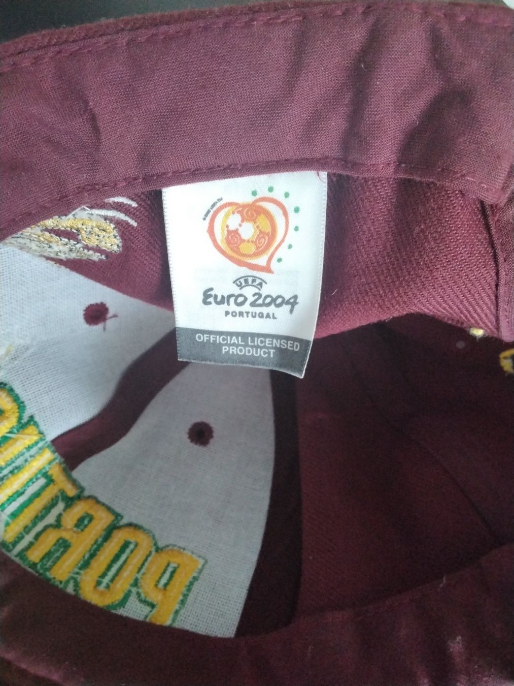 Altro in  Abbigliamento & Accessori: UEFA Euro Cap 2004 – Usato da Brunnen venduto da antonia50 4