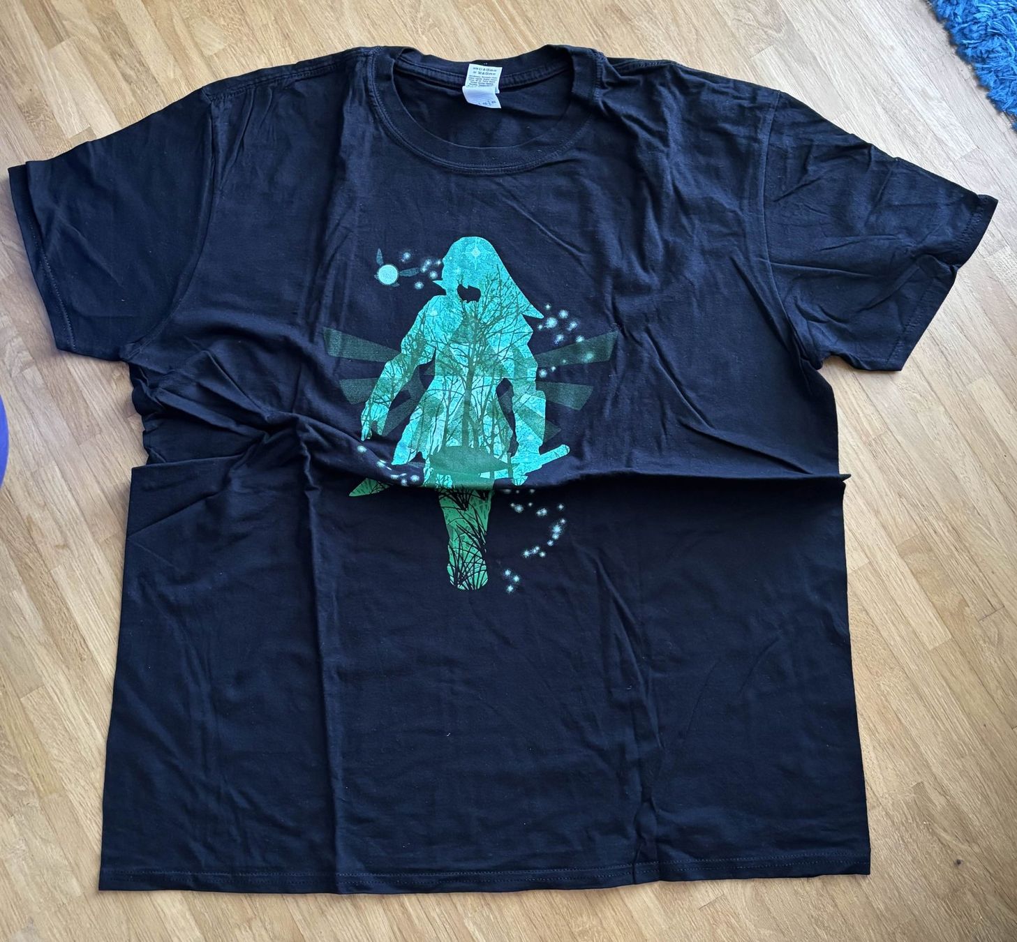 T-shirt: T-Shirt Link Zelda – Usato da Mont-sur-Lausanne venduto da Slushymana