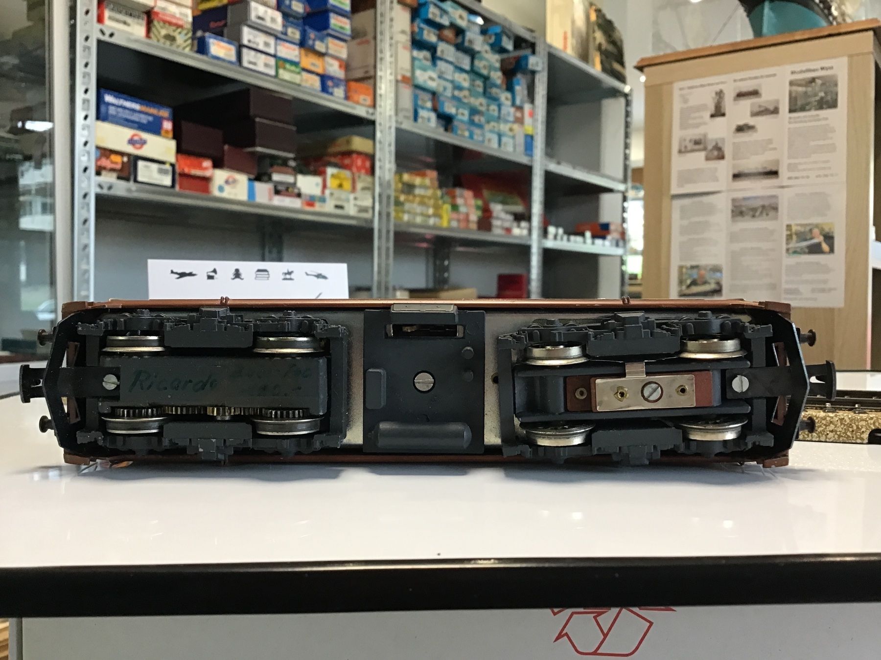 Hag Modellini di ferrovie: RE4/4 BLS GLEICHSTROM HAG – Usato da Männedorf venduto da Spezial-Modelle 4