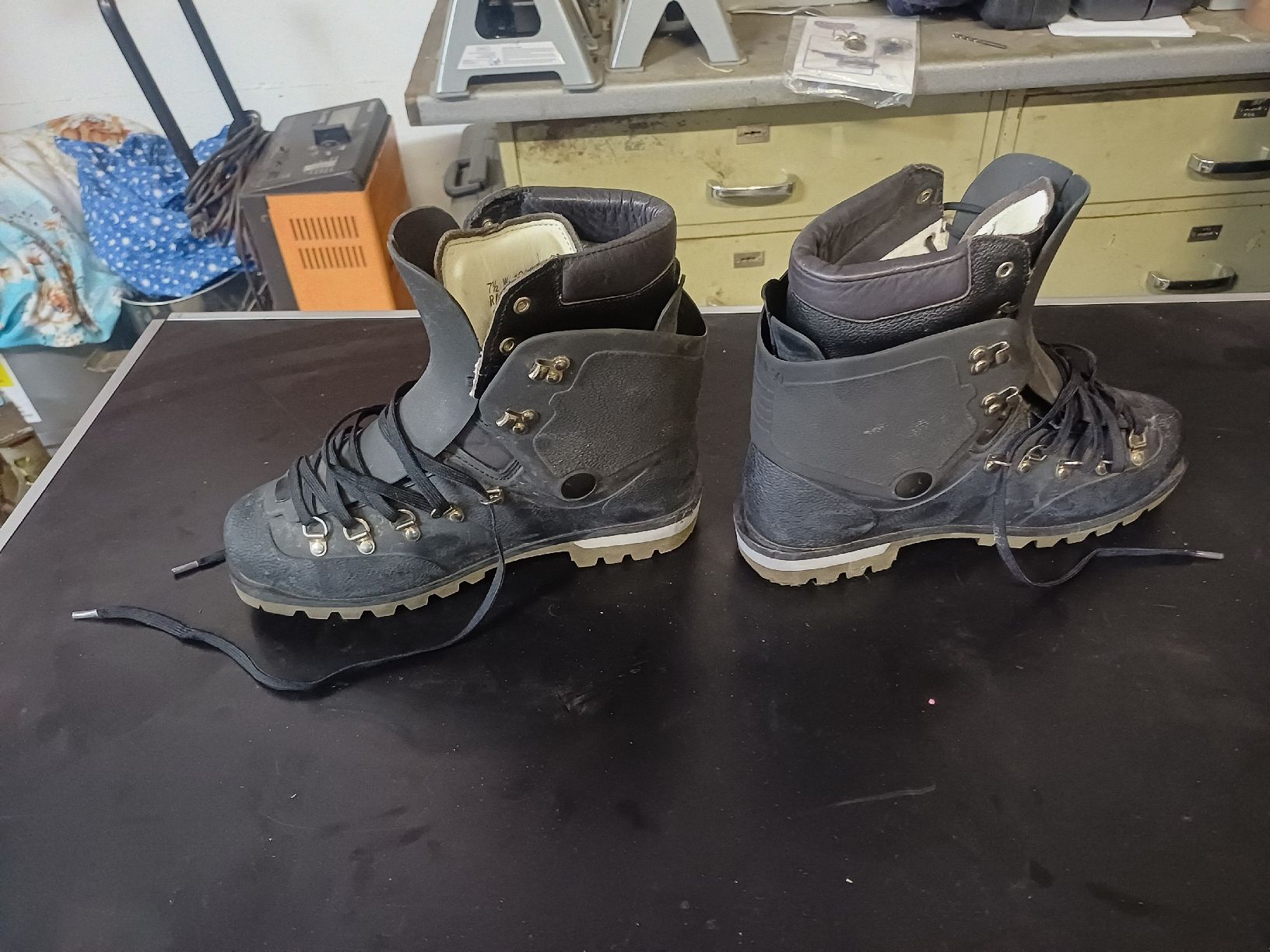 Raichle Scarpe da uomo: Raichle Schalenschuhe Militär – Difettoso da Wangenried venduto da Recycler94 2