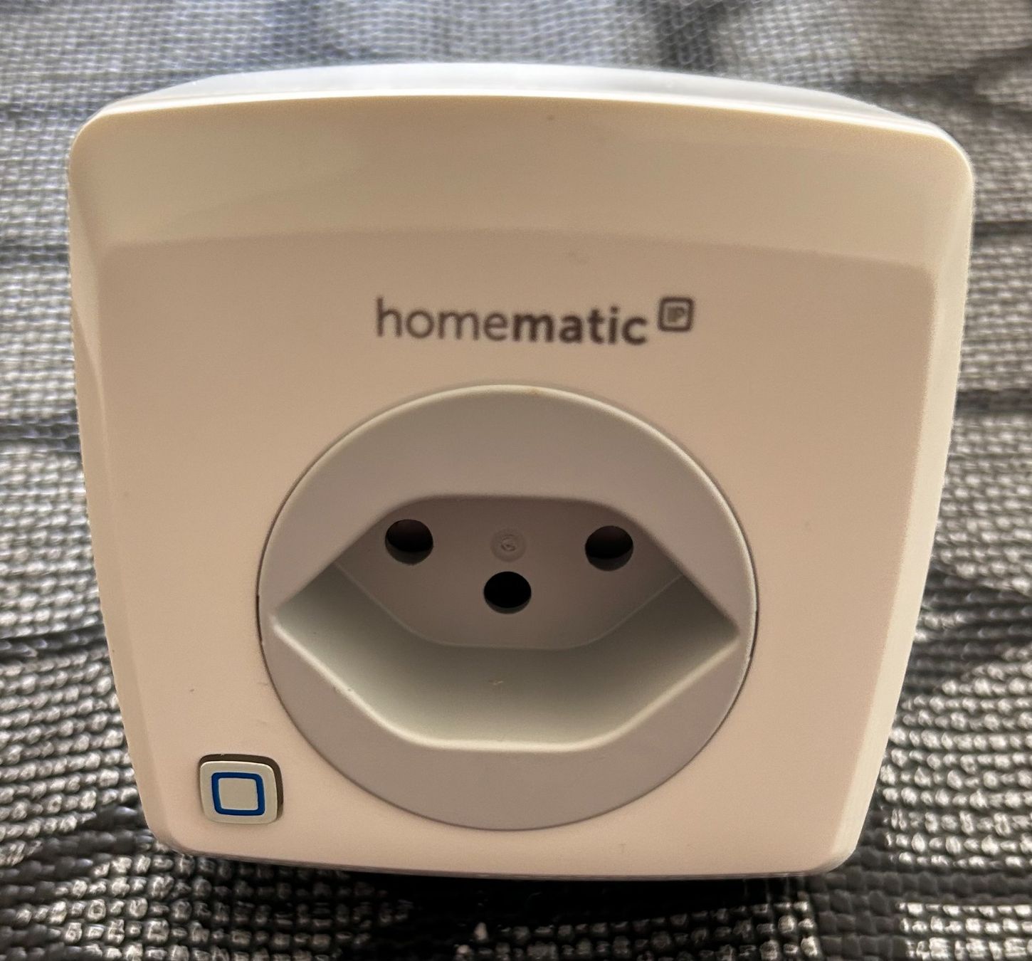 Homematic Spine: Homematic IP Schalt Messsteckdose CH Homematic – Usato da Inwil venduto da Qwasm