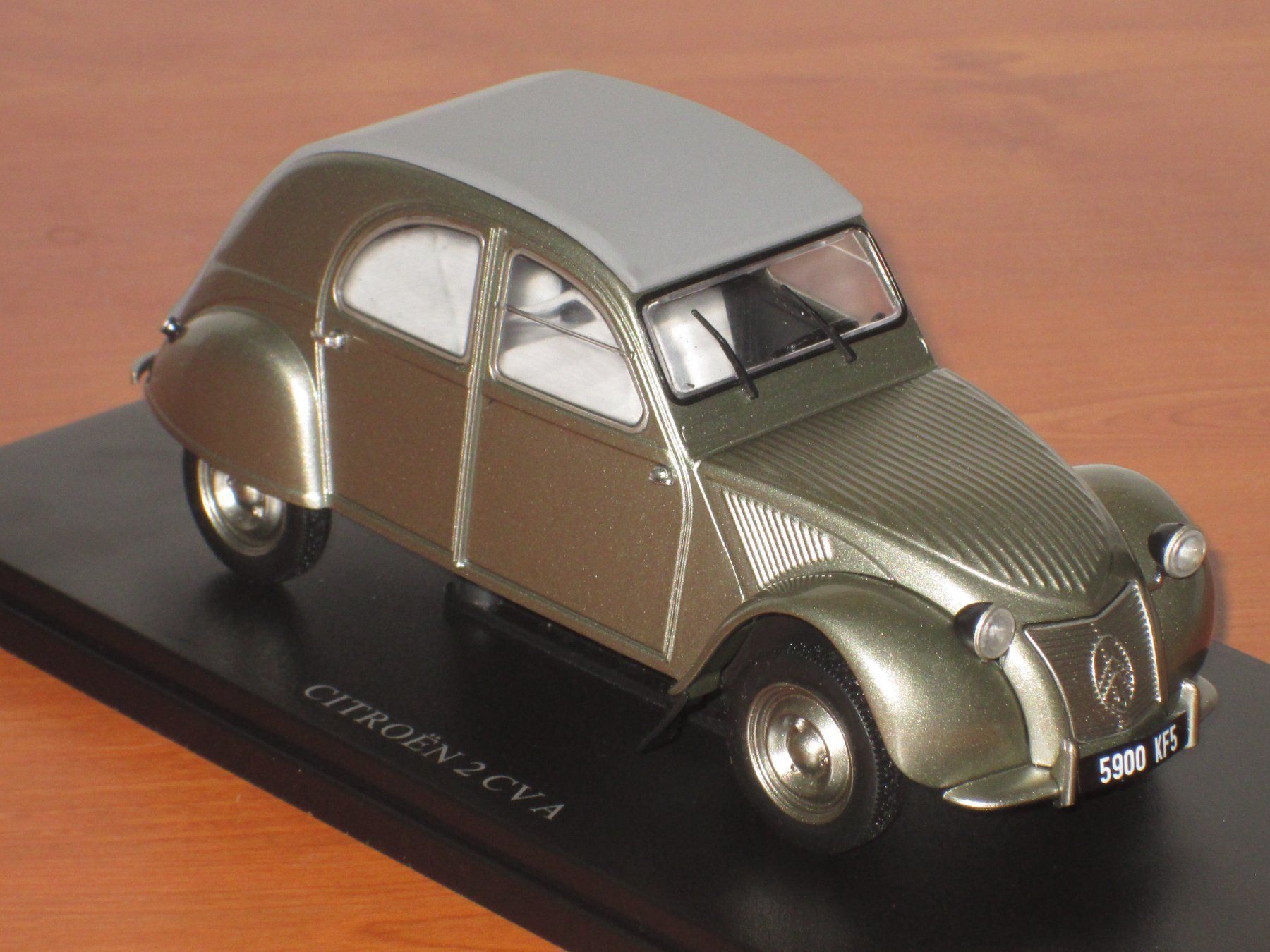 Citroën Modellini d'auto: Citroen 2CV A 1/24 – Nuovo e nell'imballaggio originale da Bonfol venduto da zagato43e