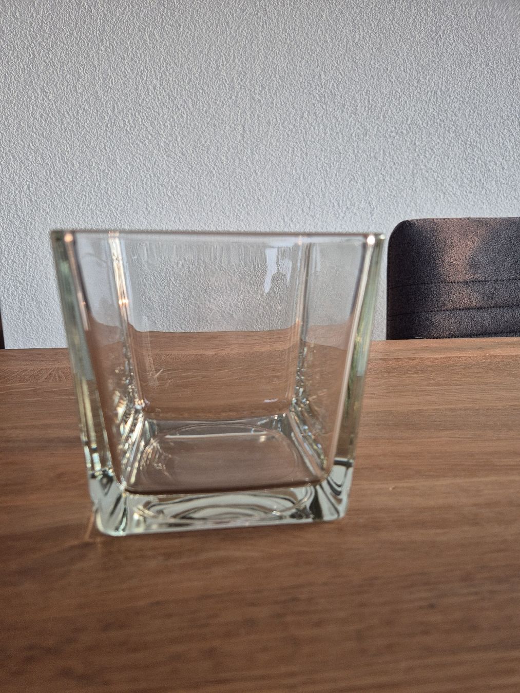 Gläser: Elegante, quadratische Glasvase – Gebraucht aus Bern von miruslav