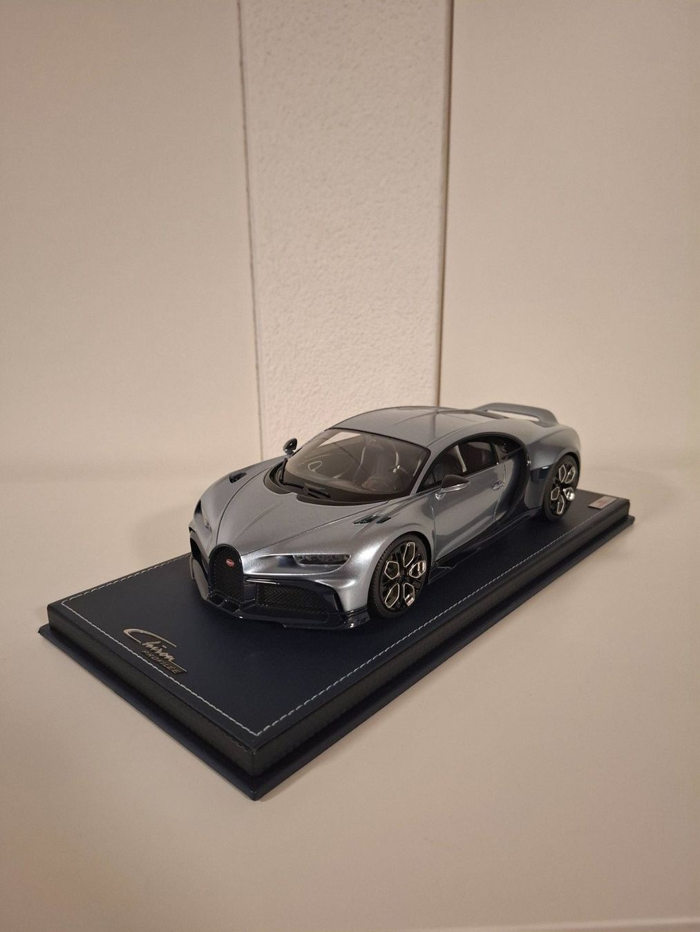 Bugatti Voitures modèles: Bugatti Chiron Profilee MR Collection 1:18 – D'occasion à Oberbipp par jpz_f8yh