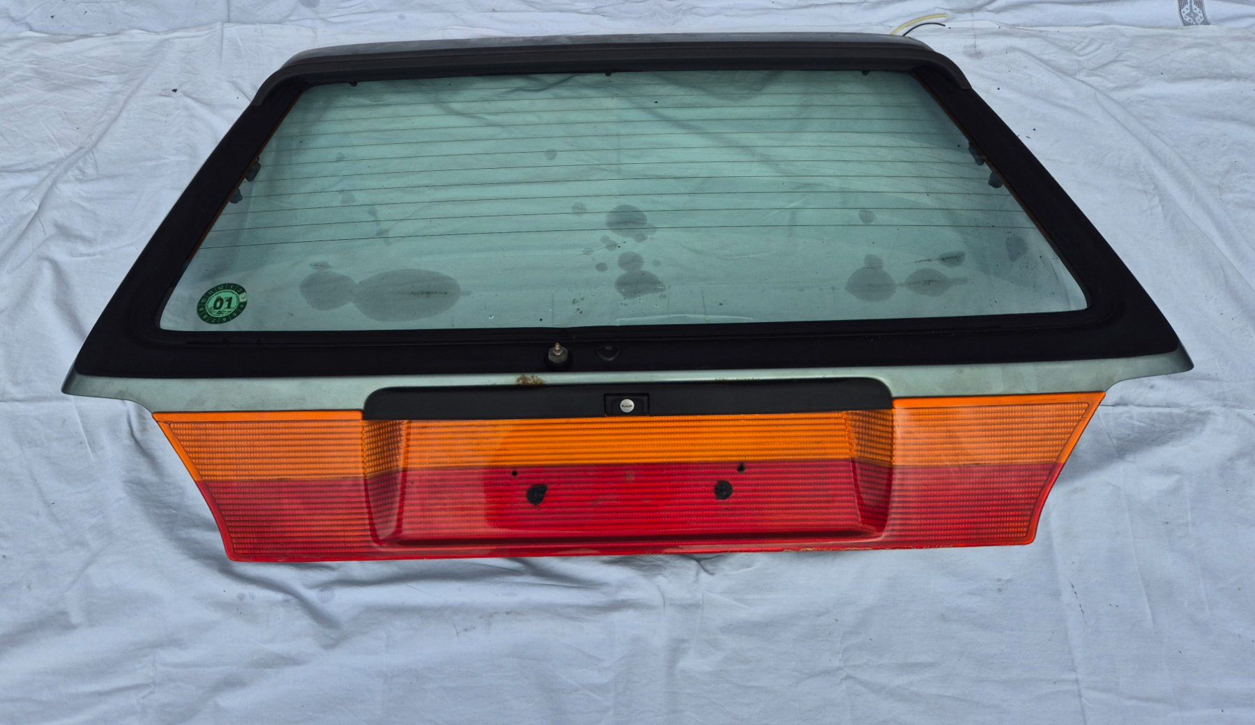 VW Tutti pezzi di ricambio auto: VW Golf 2 GTI Heckklappe Original – Usato da Bremgarten AG venduto da Osella5