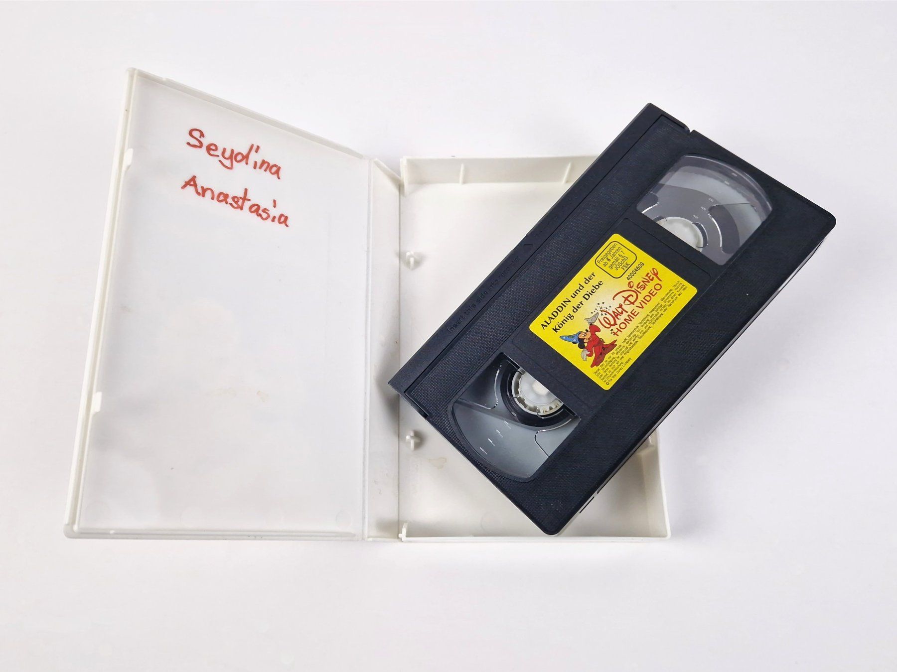 Tutti i VHS: VHS Aladdin und der König der Diebe – Usato da Basel venduto da Restwert_Basel 3