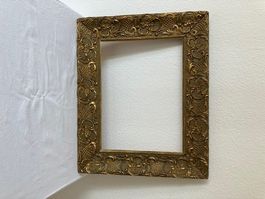 Reichverzierter Bilderrahmen goldfarben antik