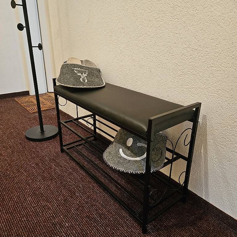 Panchine: Schuhbänkli mit Kleiderstange – Usato da Buchs AG venduto da gigigigigigi