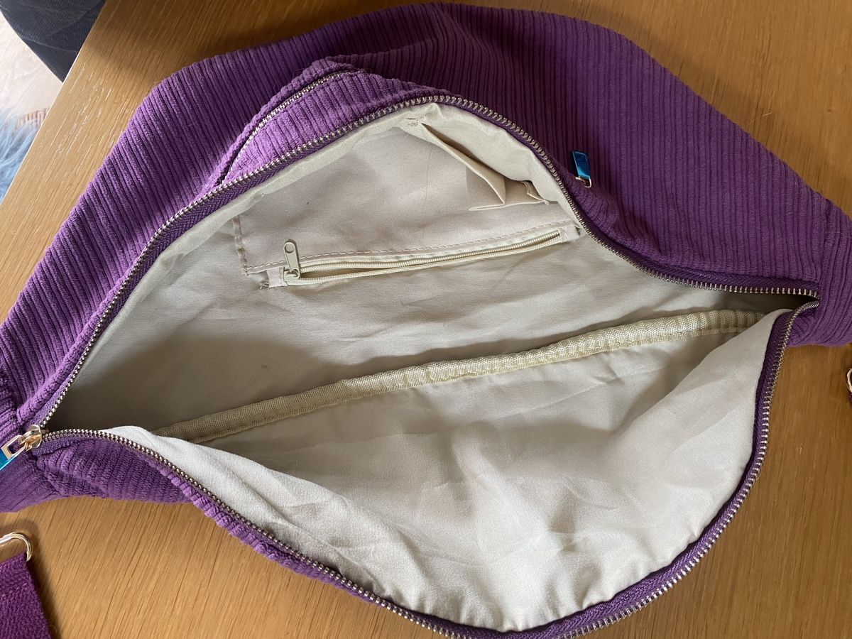 Borse: Purple Corduroy Sling Bag Width 35cm Good Condition – Nuovo (secondo la descrizione) da Zürich venduto da oci_qh9f 2