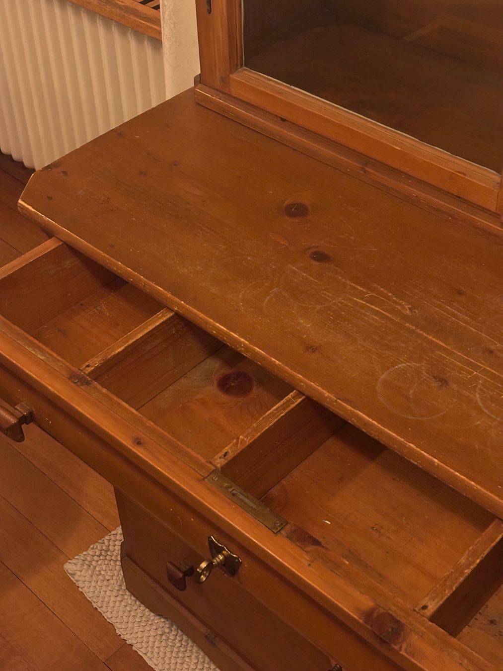 Armadi: Buffetschrank aus Holz mit Vitrine – Usato da Zürich venduto da YA-LE 3