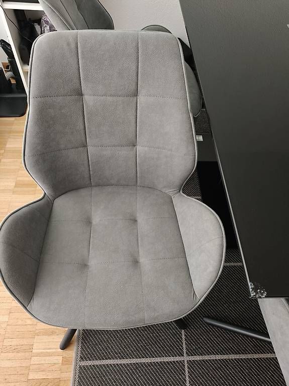 Conforama Tischset: Tisch mit Stühle – Gebraucht aus Hombrechtikon von kami667 2