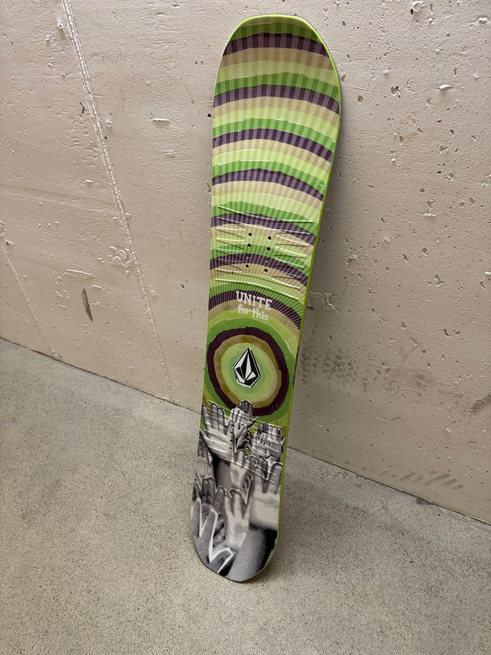 Snowboard Nitro Board: Nitro Snowboard Ripper Kids X Volcom 116 cm – Usato da Zürich venduto da mikedome 7