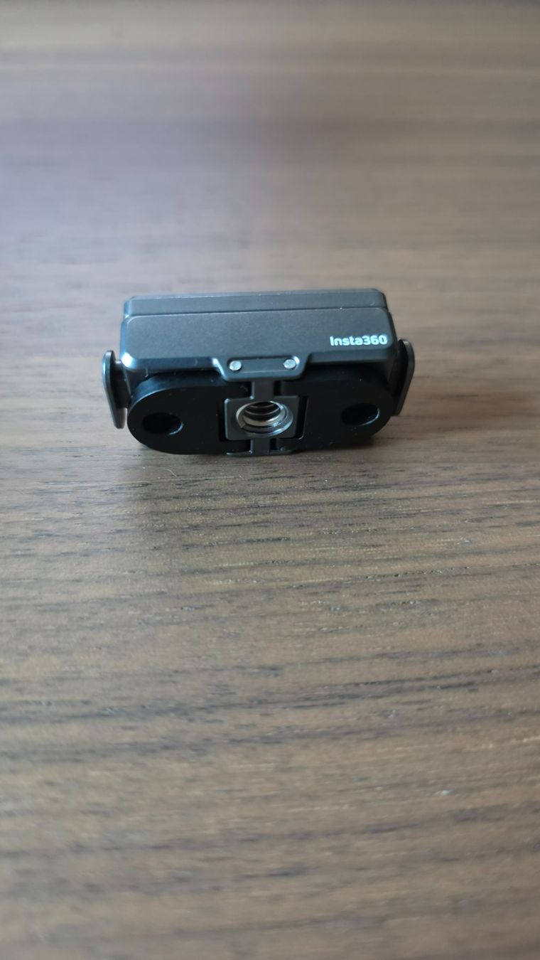 Insta360 Treppiedi & Teste: Original Insta360 X5 Quick Release Mount – Usato da Wil SG venduto da Silvan225 2