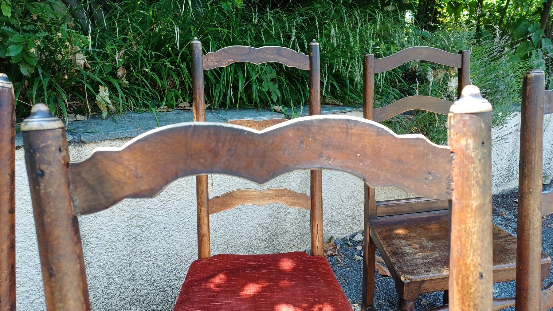 Sedie: Ensemble de 8 chaises anciennes en bois massif, usagé – Usato da geneve venduto da vinc_bob 8