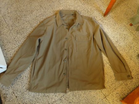 2x vestes mi saison Uniqlo L khaki