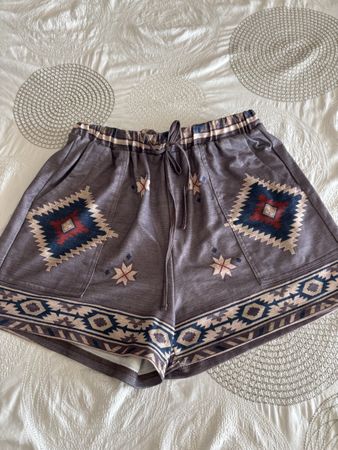 Kurze Hose Damen Muster Grösse M guter Zustand