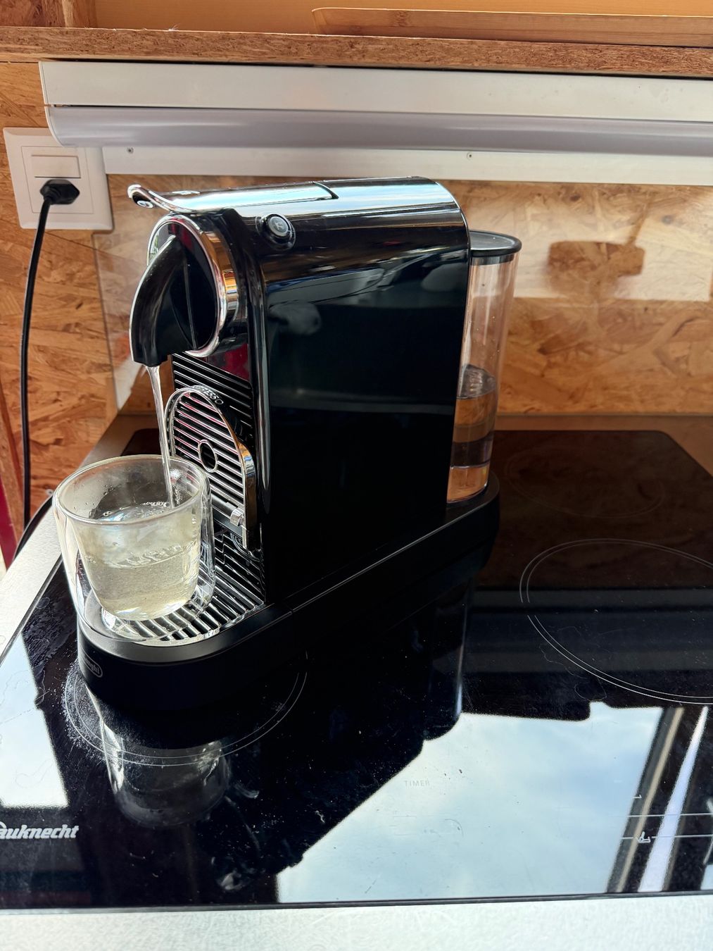 De'Longhi Machines à café & Machines à expresso: Nespresso Pixie Kaffeemaschine schwarz gebraucht – D'occasion à Riniken par Bikergirl 1