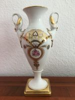 Porzellan Henkel-Vase mit Schwanenhals, Handmalerei