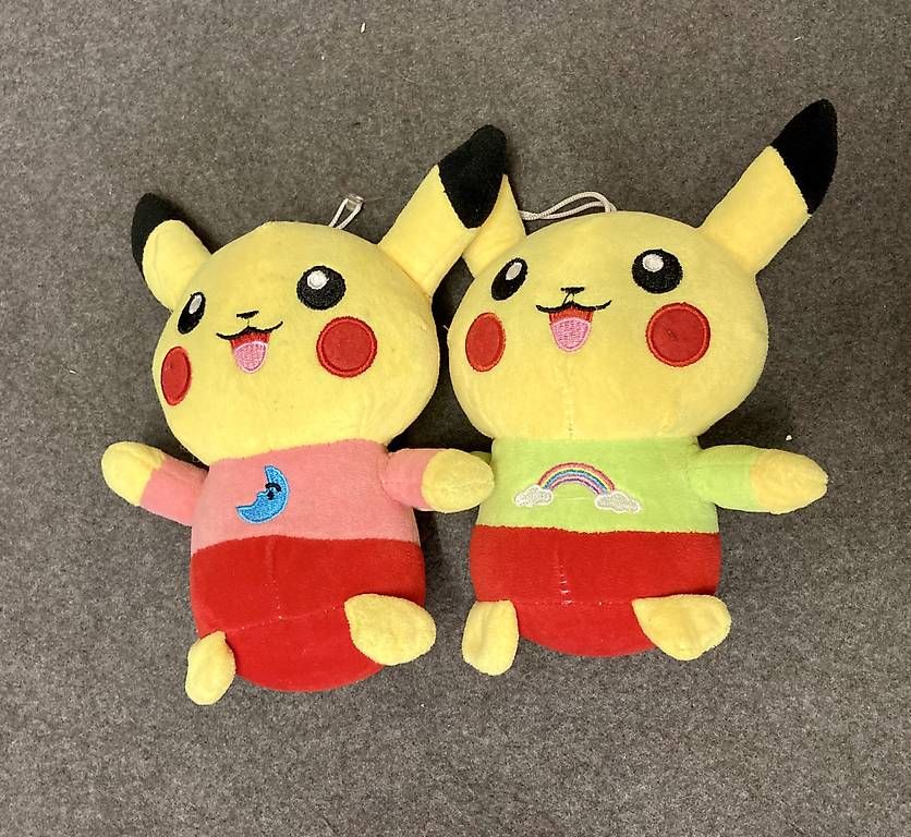 Statuette: 2. pikachu  – Usato da Hettlingen venduto da Queen-Of-Old-Things