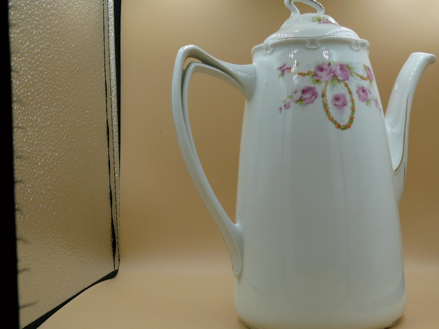 Teekannen: Kaffee oder sonstige Kanne mit Rosenmotiv – Gebraucht aus Schwarzenburg von Unterwahlern 1