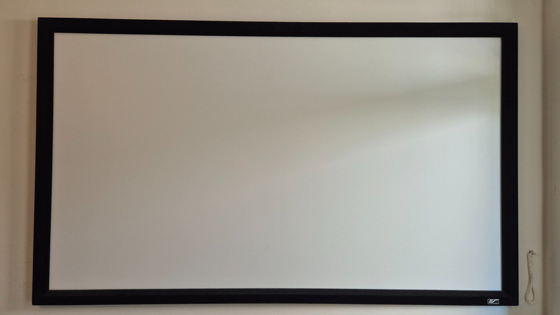 Home Cinema: Leinwand Elite Screens 92'' Zoll – Usato da Zürich venduto da Cheese1901