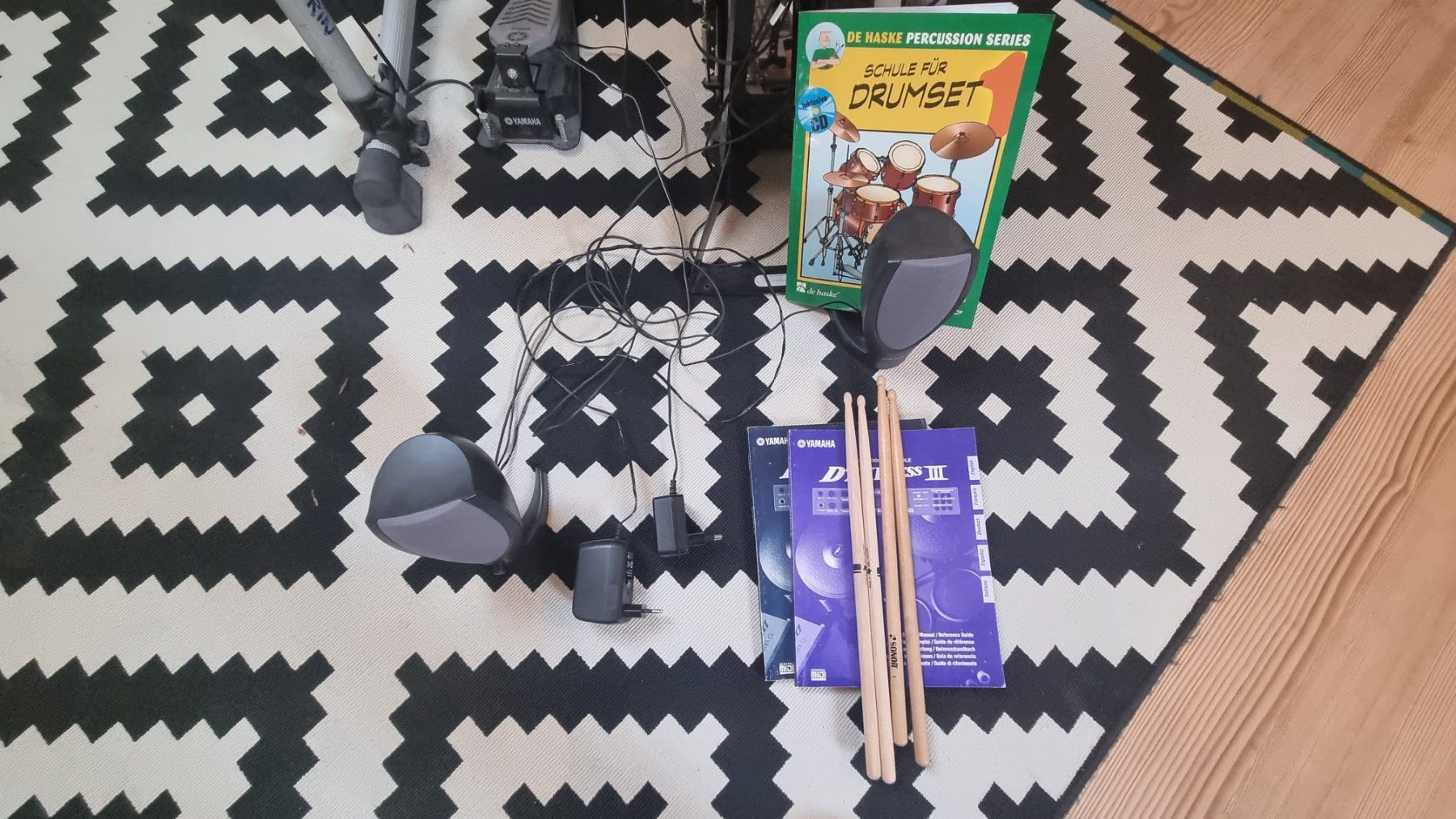 Yamaha Strumenti musicali: Yahama E-Drum Set DTXPress III – Usato da Wabern venduto da Cnaira
