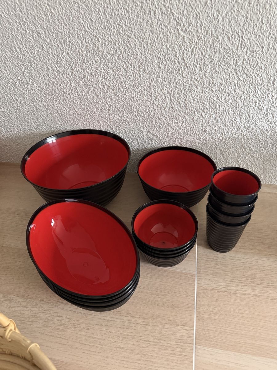 Set di piatti: Kunststoff Geschirrset – Nuovo (secondo la descrizione) da Schübelbach venduto da Sambodscha