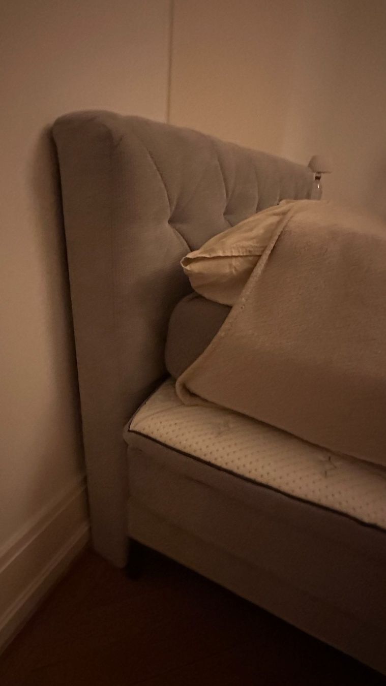 Letti: Light Grey Designer Bed – Nuovo (secondo la descrizione) da Zürich venduto da vik_p5j8 2