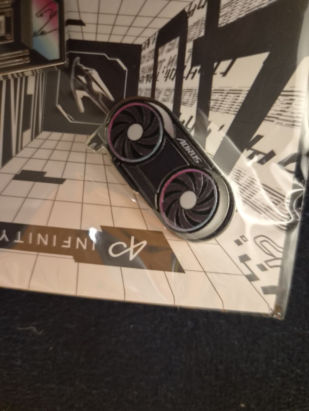 Plaquettes & Badges: Gamescom 2026 Merch Bundle AORUS INFINITY + AFTERWORLD – Neuf avec emballage d'origine à Rorschach par Fresh87 2