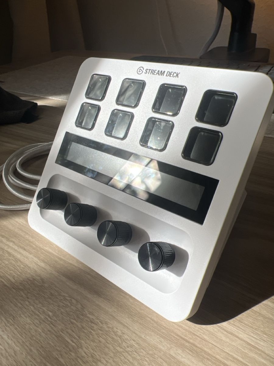 Console di mixaggio: Elgato Stream Deck PLUS in weiss – Usato da Basel venduto da acc_g7sk 1